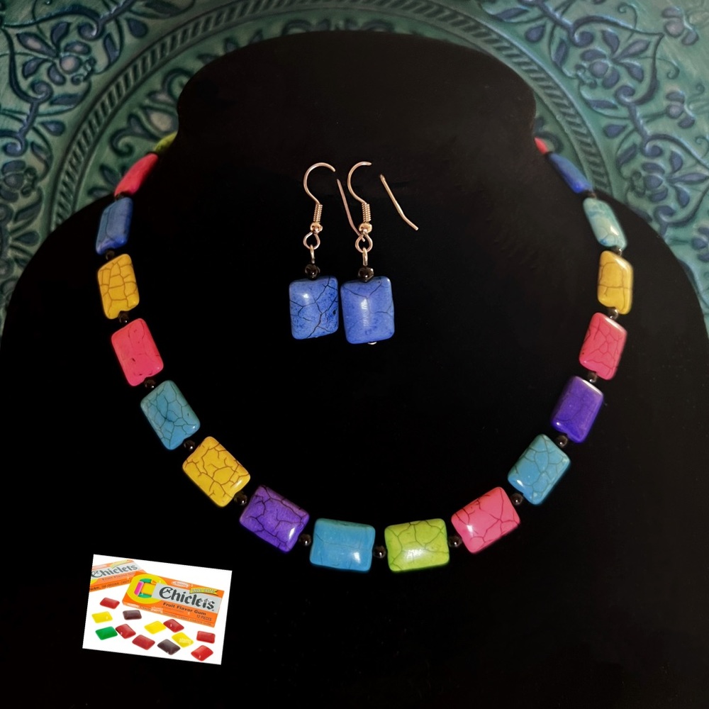 Colorful Glass Crackle Beaded Necklace w/Matching Earrings - Picture 4 of 5